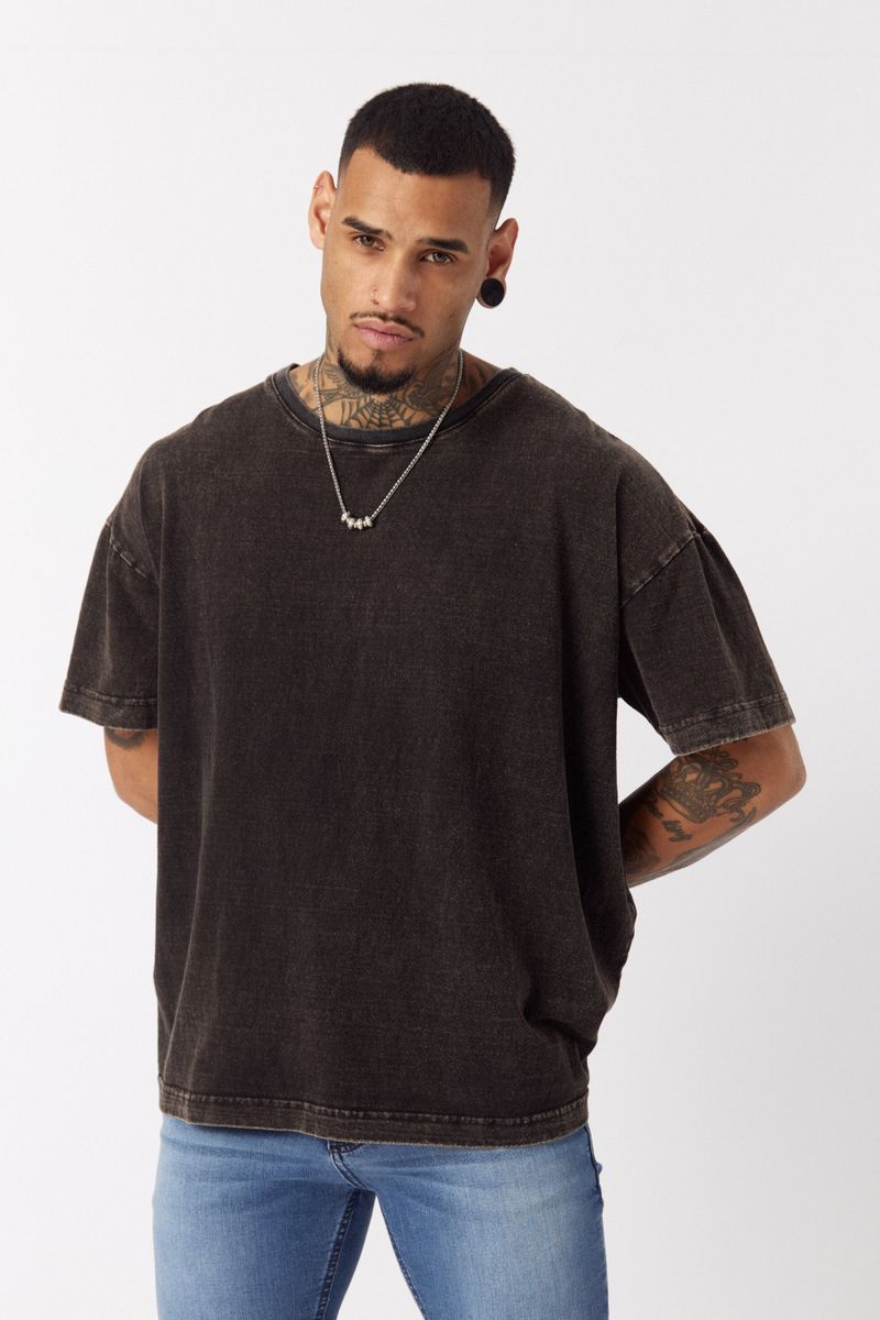 Remera-Mc-Belleza-Negro