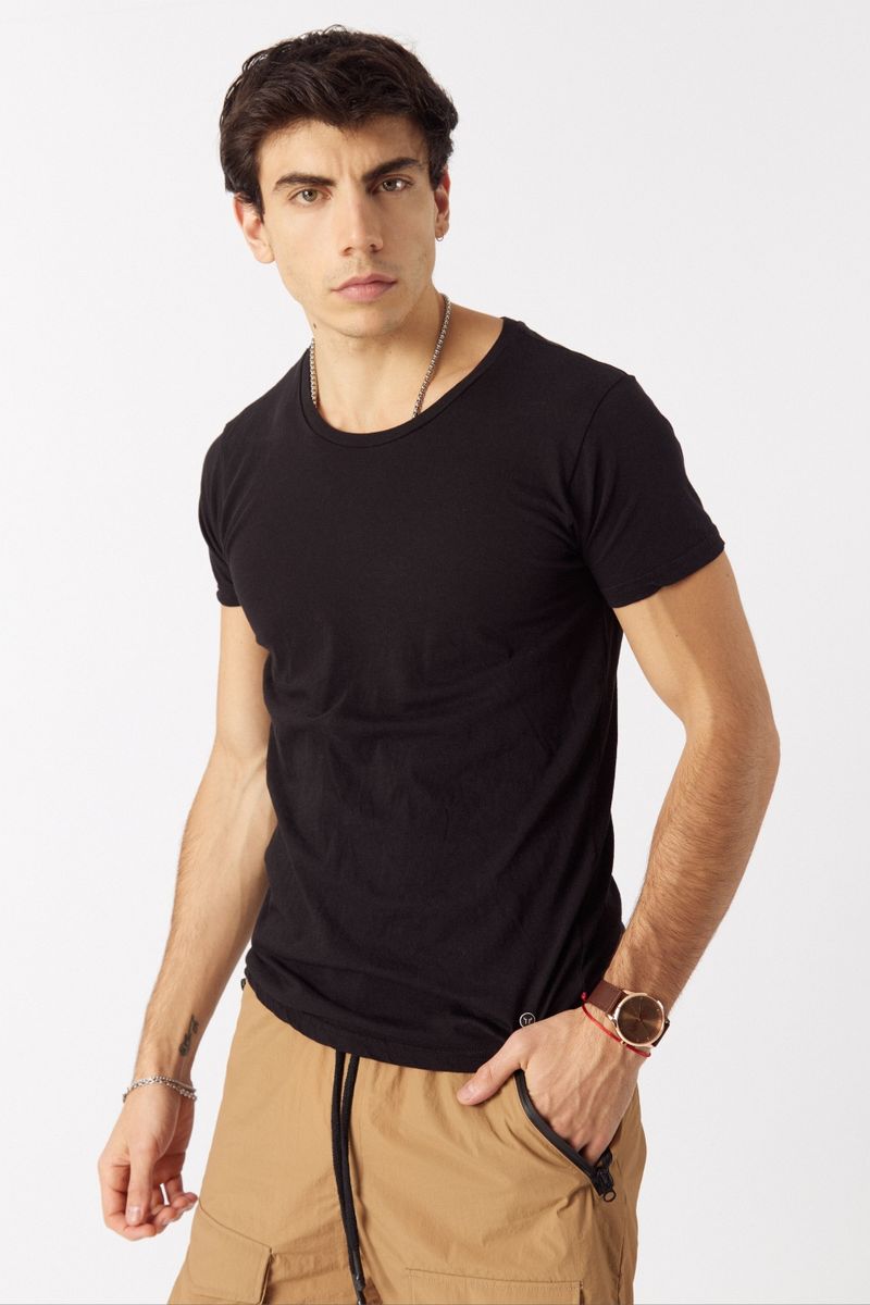 Remera-Mc-Bartini-Negro