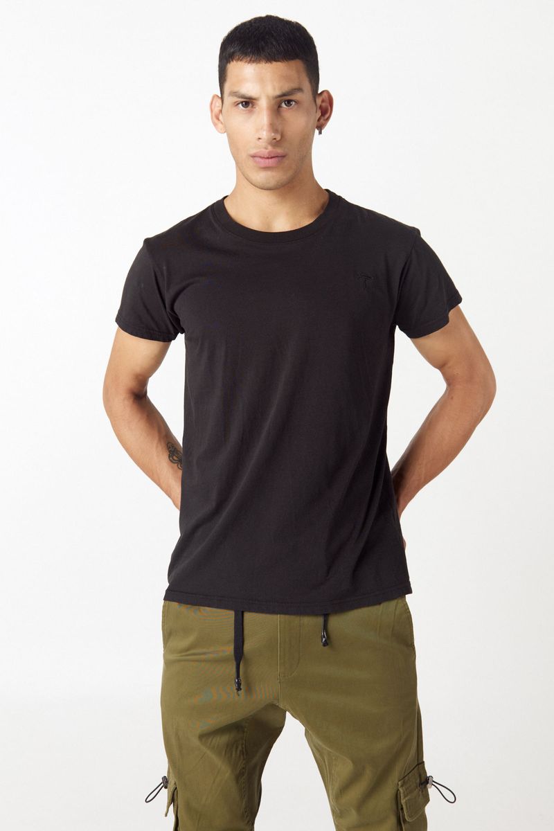 remera-benito-negro